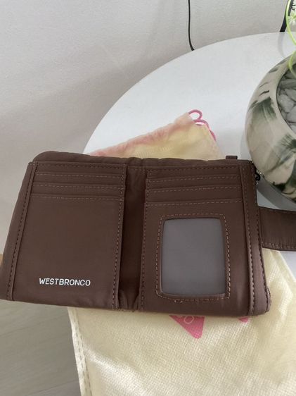 กระเป๋าสตางค์ใบสั้นยี่ห้อ WERTBRONCO สีน้ำตาล สภาพใหม่ ใช้น้อย รูปที่ 4