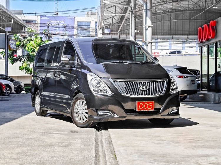 Hyundai H-1  2017 2.5 Elite Van ดีเซล เกียร์อัตโนมัติ น้ำตาล รูปที่ 4