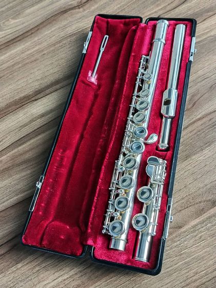 Yamaha YFL-411 all silver tube 