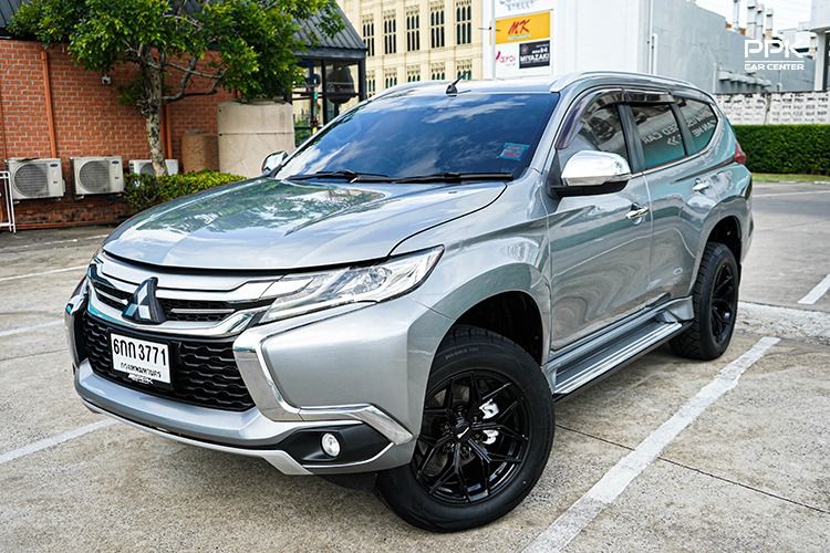 รถ Mitsubishi Pajero Sport 2.4 GT สี เทา
