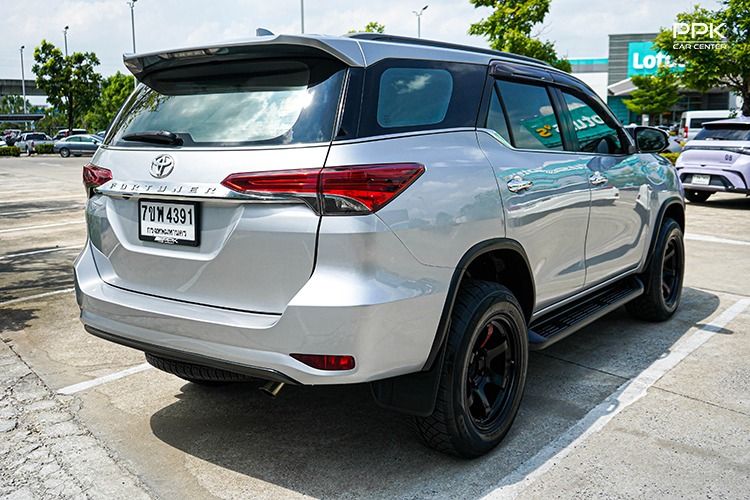 Toyota Fortuner 2015 2.4 V Utility-car ดีเซล ไม่ติดแก๊ส เทา รูปที่ 4