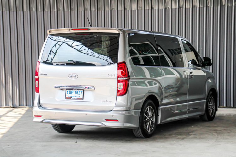 Hyundai H-1  2021 2.5 Deluxe Van ดีเซล ไม่ติดแก๊ส เกียร์อัตโนมัติ เทา รูปที่ 4