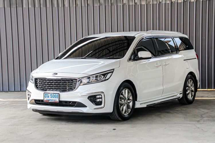 รถ Kia Grand Carnival 2.2 EX สี ขาว