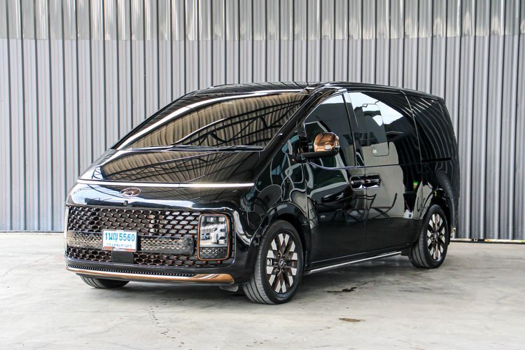 Hyundai Staria 2026 2.2 Premium with sunroof Van ดีเซล ไม่ติดแก๊ส เกียร์อัตโนมัติ ดำ