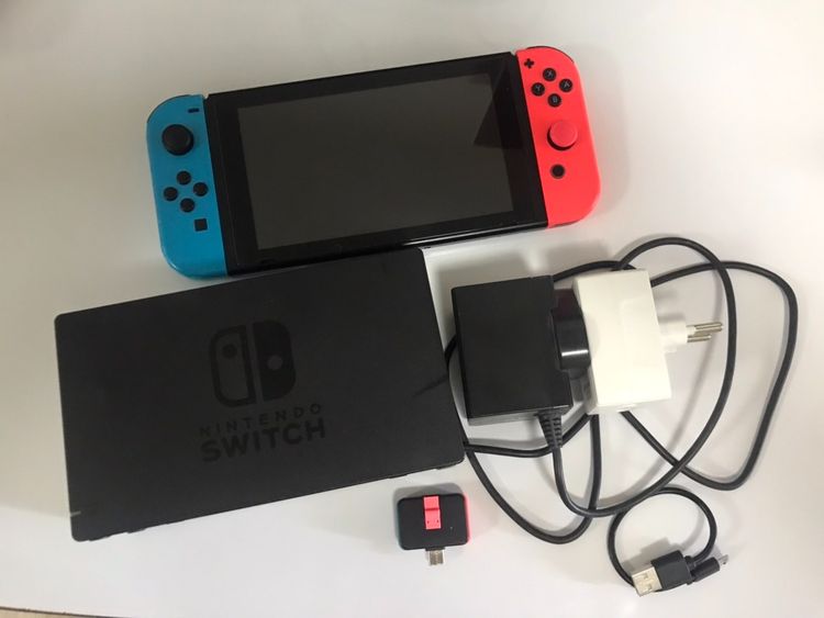 เครื่องเกมส์ nintendo switch v1 แปลงแล้ว เมม286 ลงเกมส์นตามภาพ อุปกรณณ์ตามรูป แบตเสื่อม  นัดรับสินค้าเท่านั้น  
