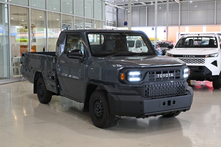 Toyota รุ่นอื่นๆ 2026 รุ่นย่อยอื่นๆ Pickup ดีเซล ไม่ติดแก๊ส เกียร์อัตโนมัติ เทา รูปที่ 3