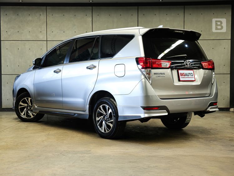 Toyota Innova 2021 2.8 Crysta Utility-car ดีเซล ไม่ติดแก๊ส เกียร์อัตโนมัติ บรอนซ์เงิน รูปที่ 3