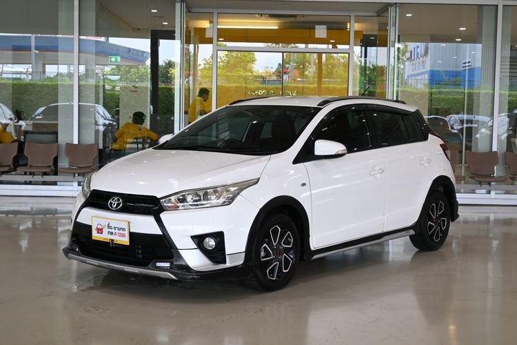 รถ Toyota Yaris 1.2 TRD Sportivo สี ขาว