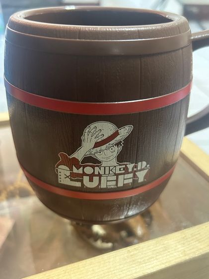 แก้วมัคสไตล์ถังไม้ลาย Monkey D. Luffy จาก Universal Studios Japan