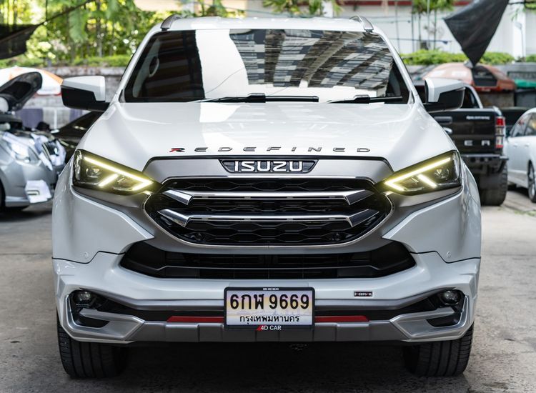 รถ Isuzu MU-X 3.0 Ultimate AT 4WD สี ขาว