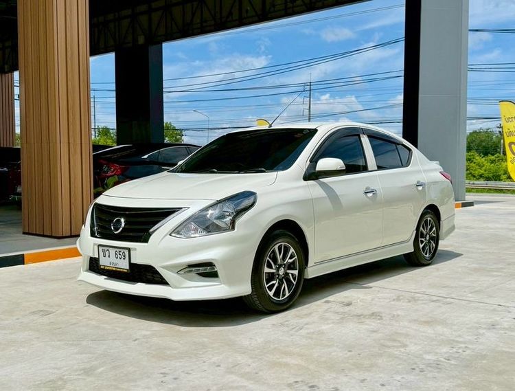 รถ Nissan Almera 1.2 E สี ขาว