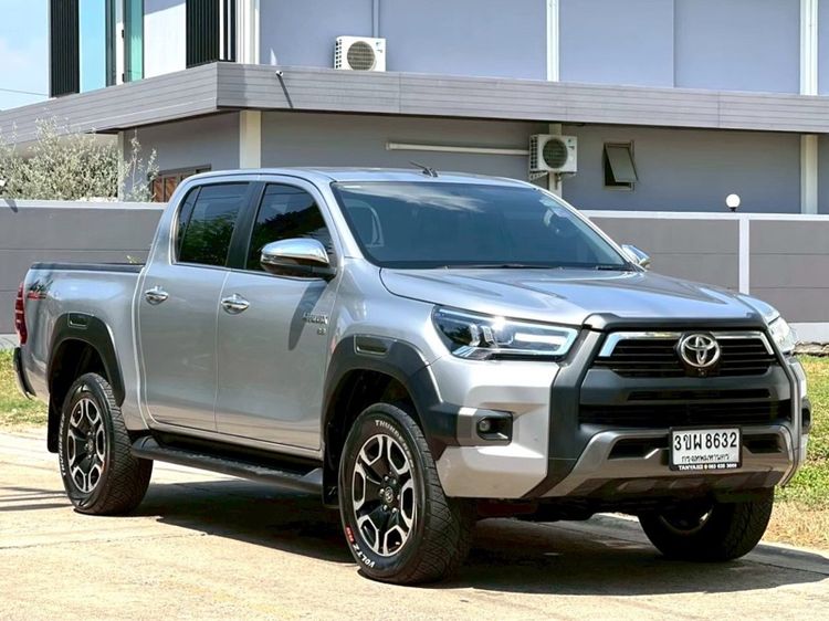 รถ Toyota Hilux Revo Smart Cab 2.8 High 4WD สี เทา