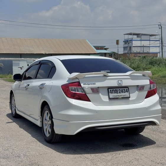 Honda Civic 2015 1.8 E Wise Edition i-VTEC Sedan เบนซิน ไม่ติดแก๊ส เกียร์ธรรมดา ขาว รูปที่ 4
