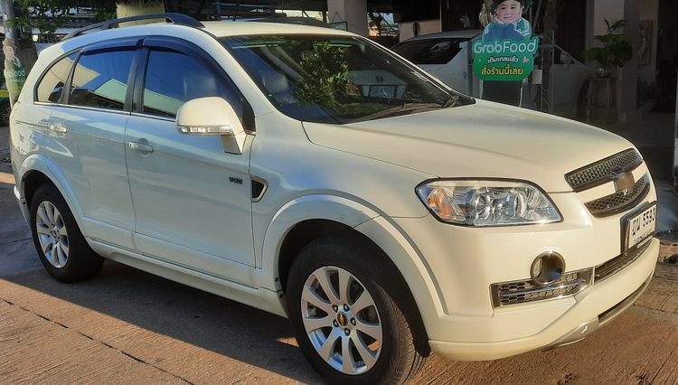 รถ Chevrolet Captiva 2.0 LS สี ขาว