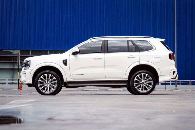 Ford Everest 2025 3.0 V6 Turbo Platinum 4WD Utility-car ดีเซล ไม่ติดแก๊ส เกียร์อัตโนมัติ ขาว รูปที่ 3