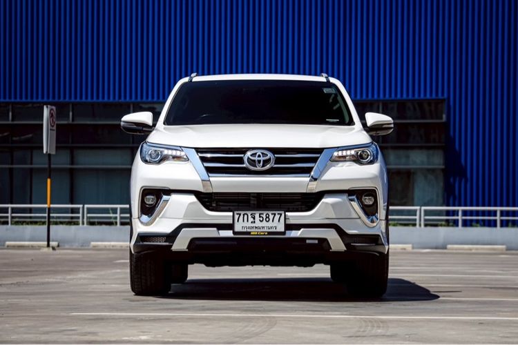 Toyota Fortuner 2018 2.8 V Utility-car ดีเซล ไม่ติดแก๊ส เกียร์อัตโนมัติ ขาว รูปที่ 2