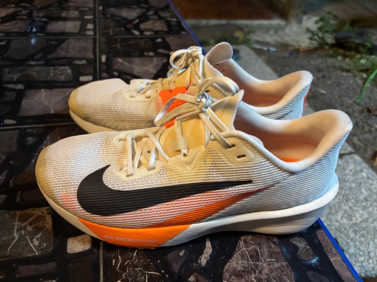 Nike รุ่น Nike Zoom Rival Fly 4  