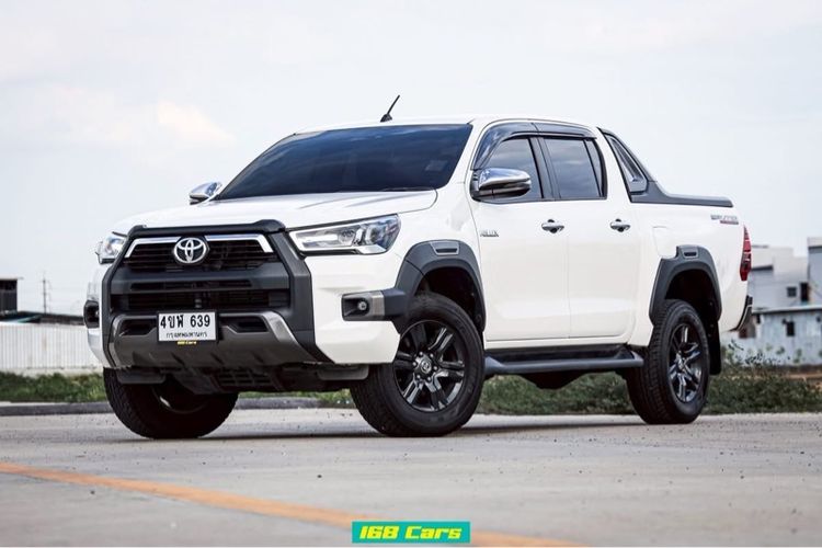 รถ Toyota Hilux Revo 2.4 Prerunner Mid สี ขาว