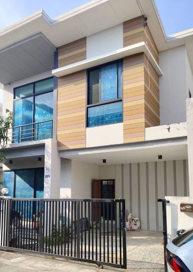 บ้านเดี่ยวสไตล์บ้านแฝด