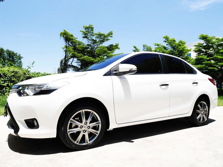 รถ Toyota Vios 1.5 S สี ขาว