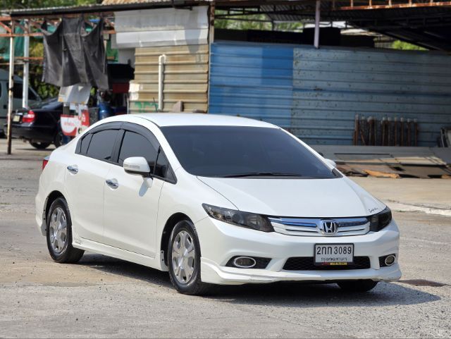 Honda Civic 2013 1.8 Hybrid Sedan ไฮบริด ไม่ติดแก๊ส เกียร์อัตโนมัติ ขาว รูปที่ 2