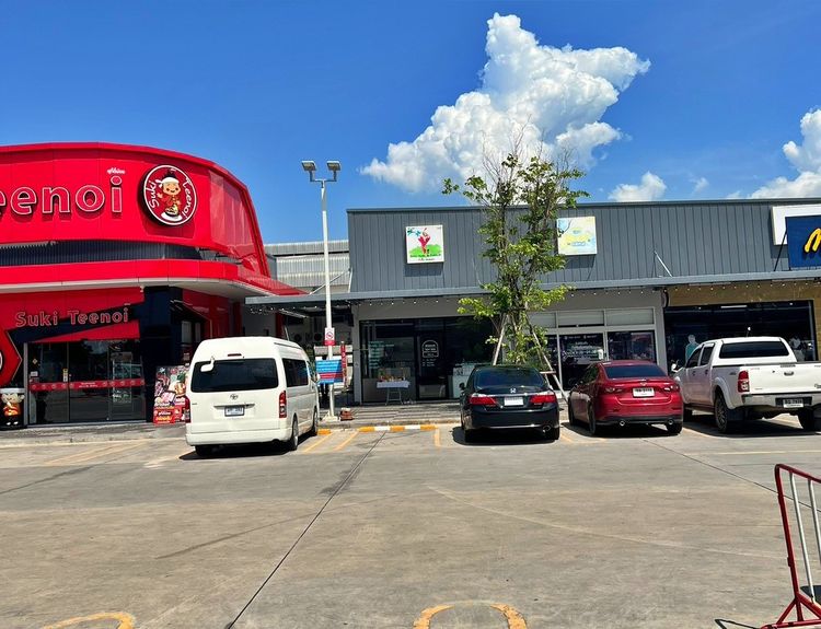 เซ้งร้านทำเล็บ-ต่อขนตา ในปั๊มน้ำมันบางจาก ใกล้เซ็นทรัล ระยอง ติดกับสุกี้ตี๋น้อย ในตลาดมั่งมี