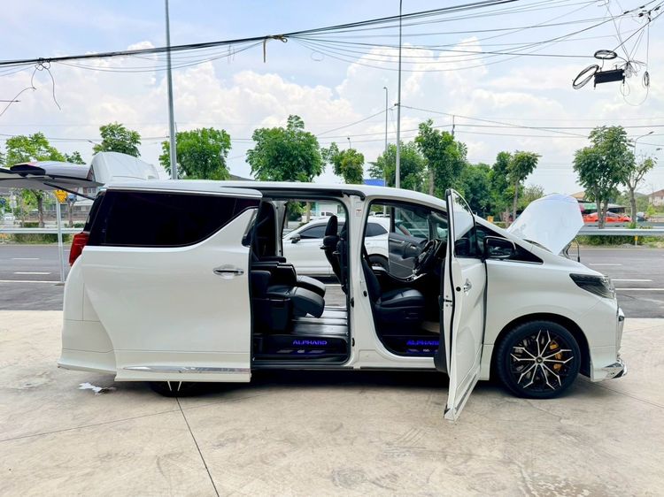 รถ Toyota Alphard 2.5 S C-Package สี ขาว