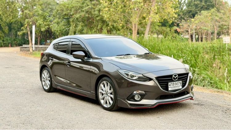 รถ Mazda Mazda3 2.0 S Sports สี น้ำตาล