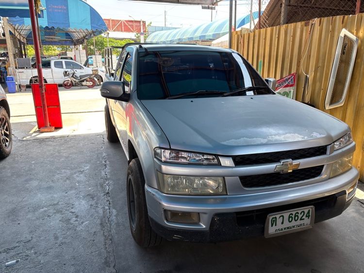 รถ Chevrolet Colorado 2.5 LT สี บรอนซ์เงิน