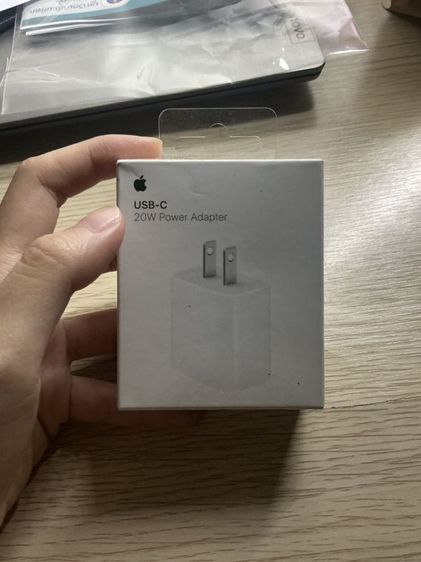 หัวชาร์จ Adapter Apple 20W แท้จากช็อป  ใช้เดือนเดียว มีกล่องครบ