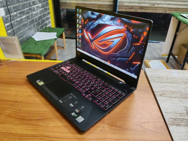 Asus Tuf Gaming คอร์  i5 แรม 8 กิ๊ก คีย์บอร์ดมีไฟ ดูเครื่องได้ที่ บ้านเนินสะอาด เส้นข้าง ม.คร รูปที่ 4