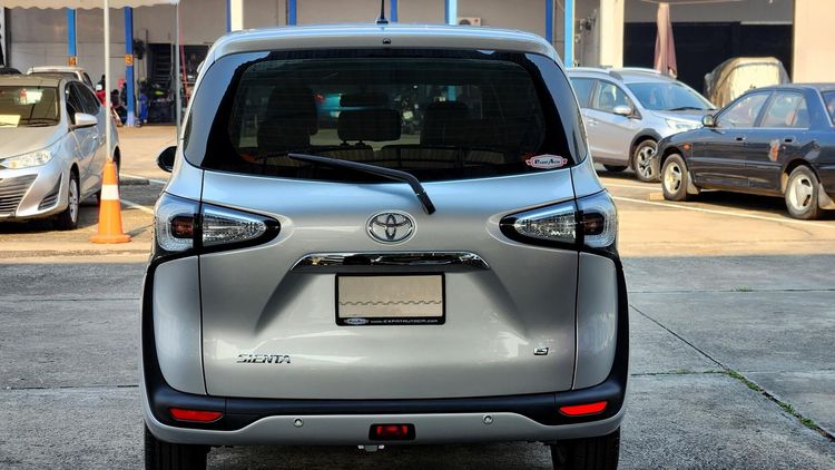Toyota Sienta 2018 1.5 G Utility-car เบนซิน ไม่ติดแก๊ส เกียร์อัตโนมัติ บรอนซ์เงิน รูปที่ 4