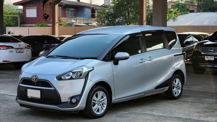 Toyota Sienta 2018 1.5 G Utility-car เบนซิน ไม่ติดแก๊ส เกียร์อัตโนมัติ บรอนซ์เงิน