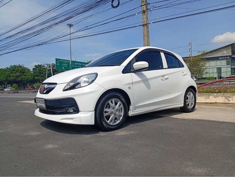 Honda Brio 2014 1.2 V Sedan เบนซิน ไม่ติดแก๊ส เกียร์อัตโนมัติ ขาว รูปที่ 2