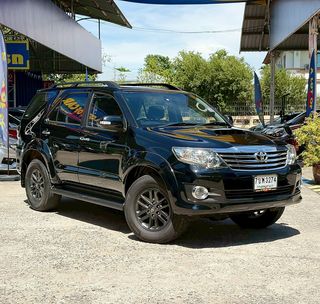 Toyota Fortuner 2.5 V AT 2WD ปี 2015 ตัวสุดท้ายก่อนเปลี่ยนโฉม รถมือเดียวจากป้ายแดง สภาพดีมากก เดิมๆทั้งคัน ไม่เคยเฉี่ยวชน ไม่เคยแช่น้ำ 