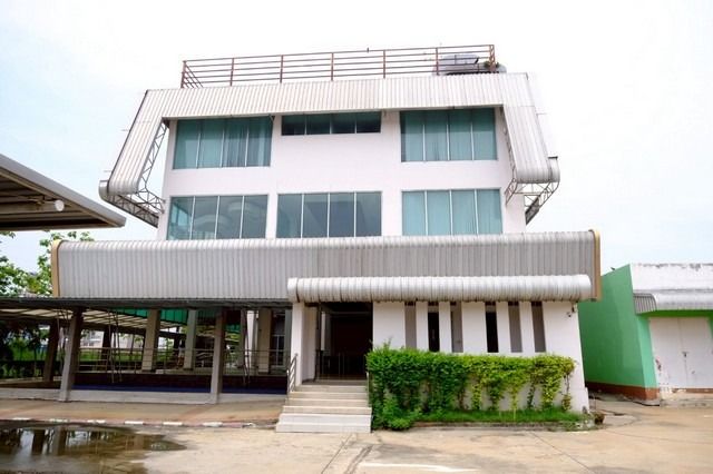ขายอาคารสำนักงาน 5 ชั้น พร้อมที่ดินเนื้อที่ 6 ไร่ ทำเลดีติดถนน บางบัวทอง สุพรรณบุรี ถนนกาญจนาภิเษก รูปที่ 3