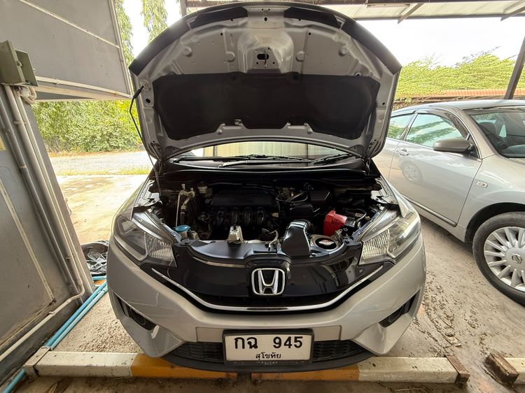 รถ Honda Jazz 1.5 V สี บรอนซ์เงิน