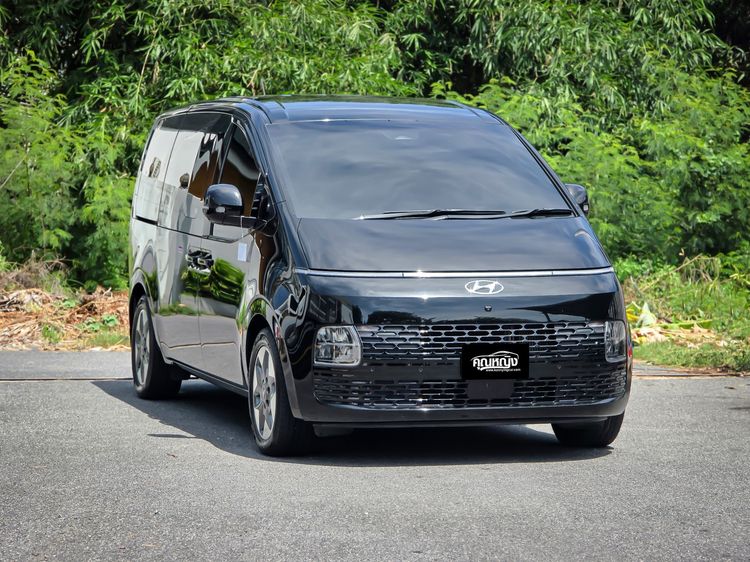 Hyundai Staria 2021 2.2 SEL Van ดีเซล ไม่ติดแก๊ส เกียร์อัตโนมัติ ดำ