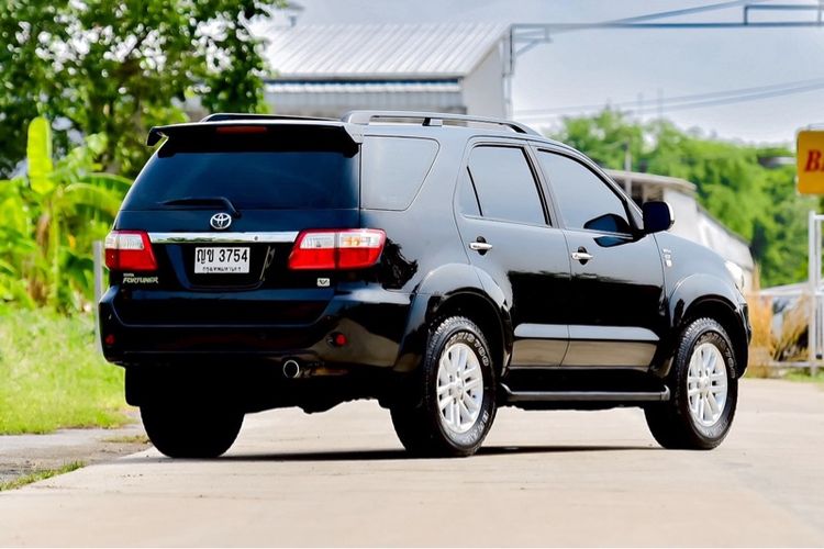 Toyota Fortuner 2011 Utility-car เบนซิน LPG เกียร์อัตโนมัติ ดำ รูปที่ 3