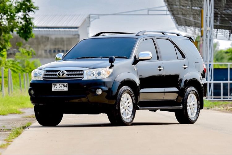  TOYOTA Fortuner 2.7V เบนซิน LPG AT  ปี 2010 จด 2011 