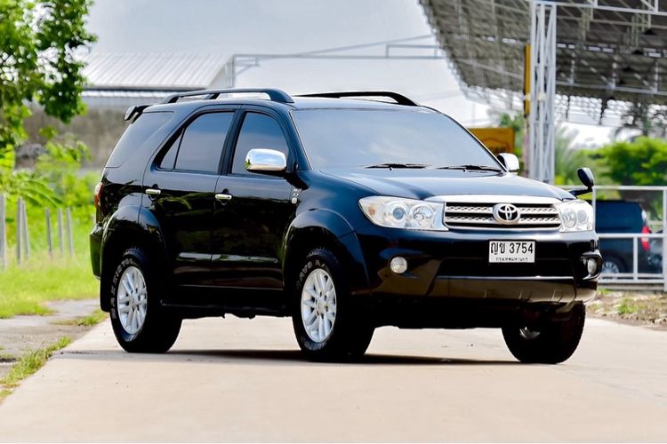 Toyota Fortuner 2011 Utility-car เบนซิน LPG เกียร์อัตโนมัติ ดำ รูปที่ 2