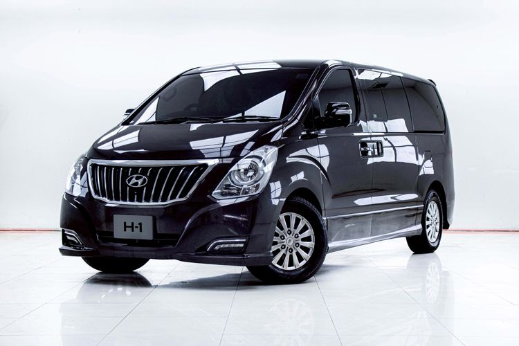 รถ Hyundai H-1  2.5 Deluxe สี น้ำตาล