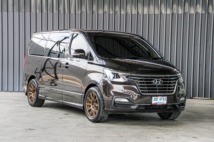 Hyundai H-1 2020 2.5 Deluxe Van ดีเซล ไม่ติดแก๊ส เกียร์อัตโนมัติ น้ำตาล รูปที่ 3