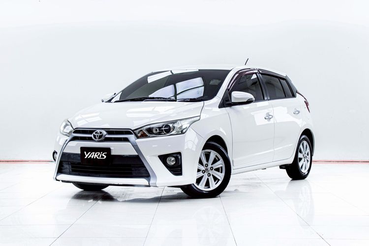 รถ Toyota Yaris 1.2 G สี ขาว