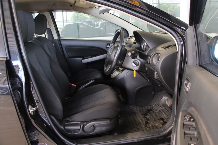 Mazda Mazda 2 2014 1.5 Elegance Spirit Sedan เบนซิน ไม่ติดแก๊ส เกียร์อัตโนมัติ ดำ รูปที่ 3