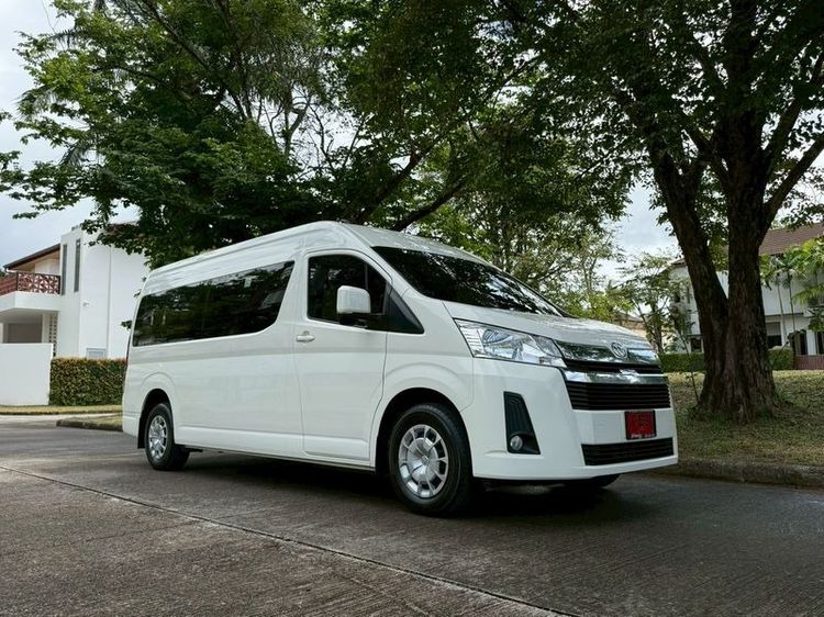 Toyota Commuter 2024 2.8 Van ดีเซล เกียร์อัตโนมัติ ขาว รูปที่ 3