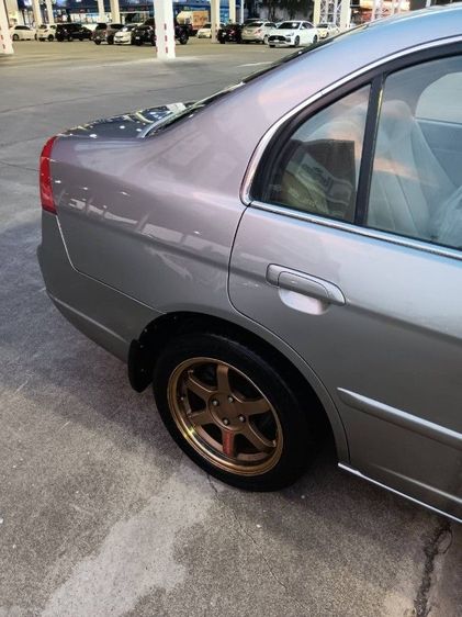 รถ Honda Civic 1.7 VTi สี บรอนซ์เงิน