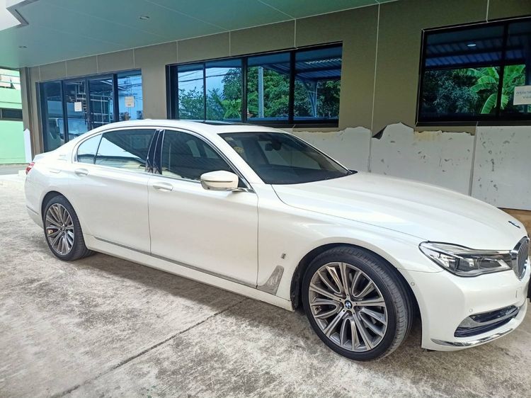 BMW Series 7 2016 740Le Sedan ปลั๊กอินไฮบริด (PHEV) ไม่ติดแก๊ส เกียร์อัตโนมัติ ขาว รูปที่ 4
