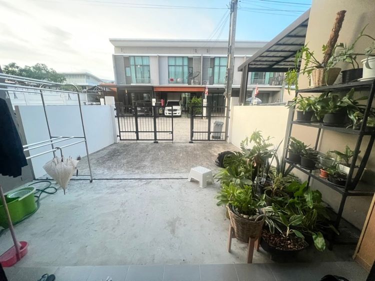 ขายบ้าน พาทิโอ ลาดกระบัง-มอเตอร์เวย์ ทาวน์โฮม 2 ชั้น ใกล้ สนามบินสุวรรณภูมิ ราคาพิเศษ พื้นที่ 118 ตรม. 3 ห้องนอน บ้านสวย พร้อมอยู่ ทำเลดี ติ