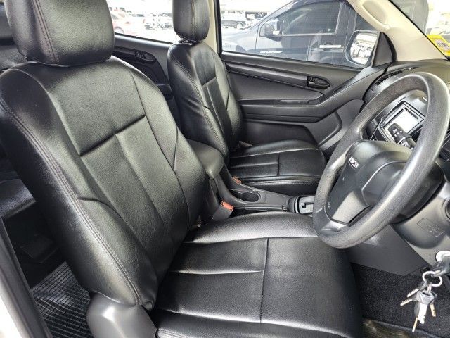 Isuzu MU-X 2016 1.9 Active 2WD ดีเซล เกียร์อัตโนมัติ บรอนซ์เงิน รูปที่ 4